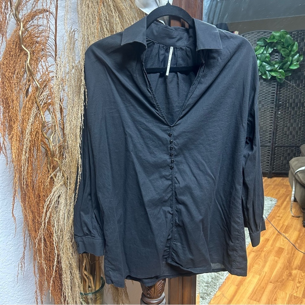 Nain Girl black Lagenlook shirt feels like cotton fits medium to slim large